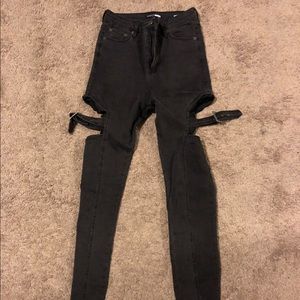 Fashion Nova, Cut out Jeans